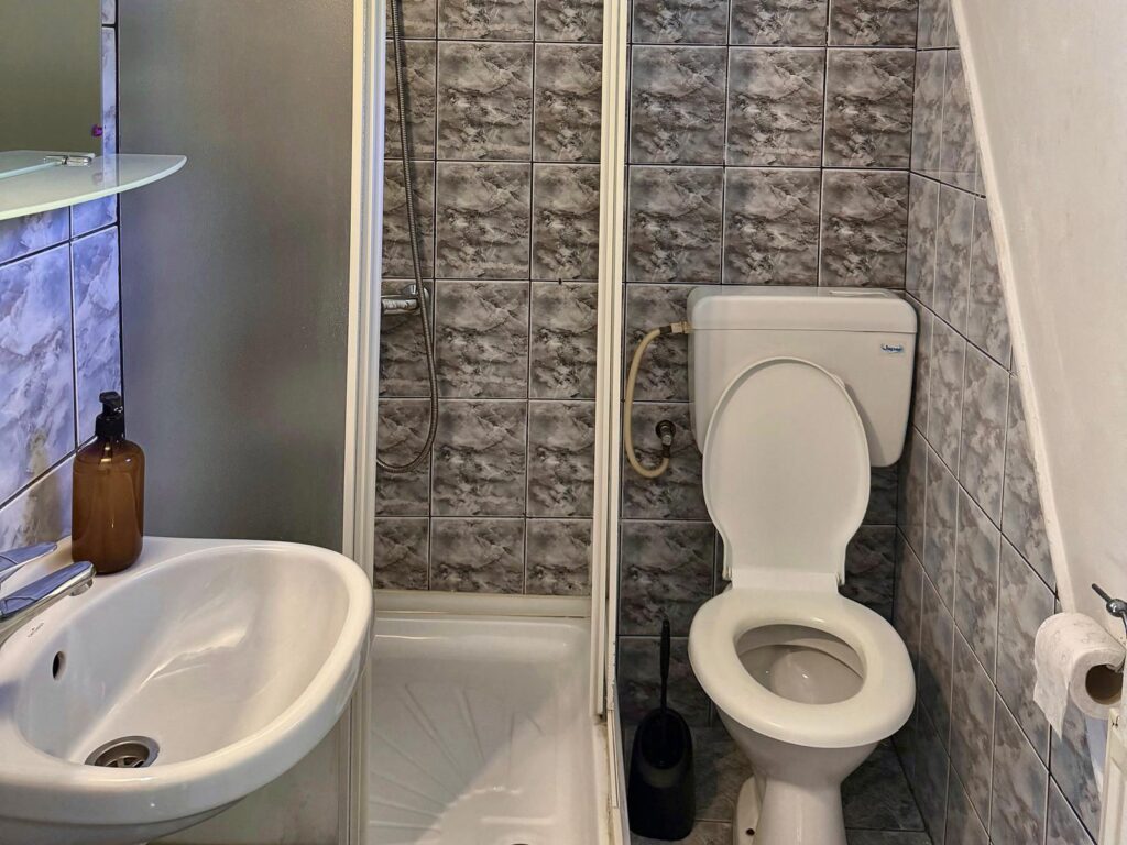 Camera 2 · Dublă – foto 3